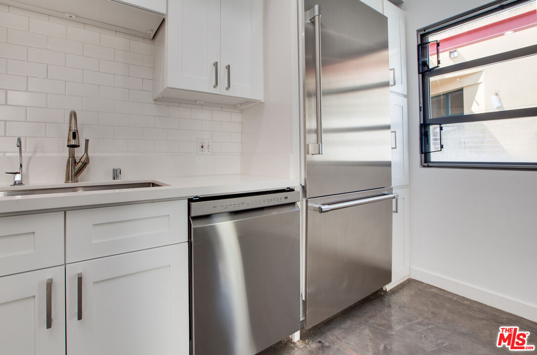 1358 4th St Unit: PH-E