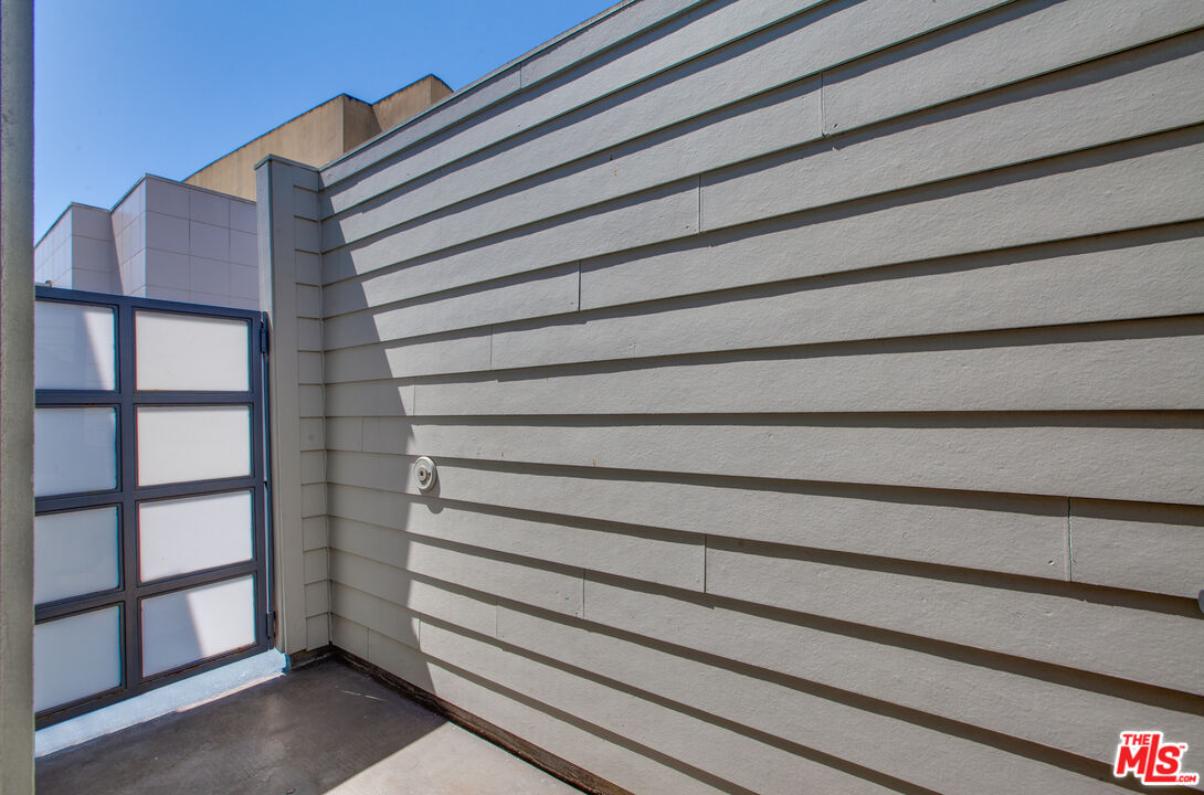 1358 4th St Unit: PH-E