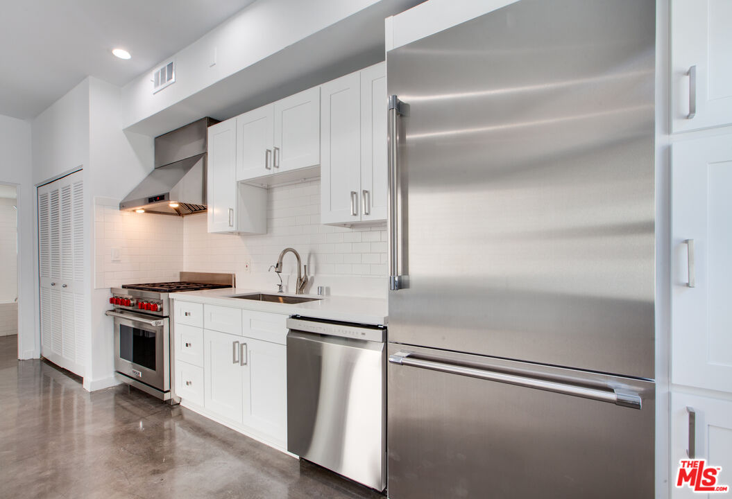 1358 4th St Unit: PH-E