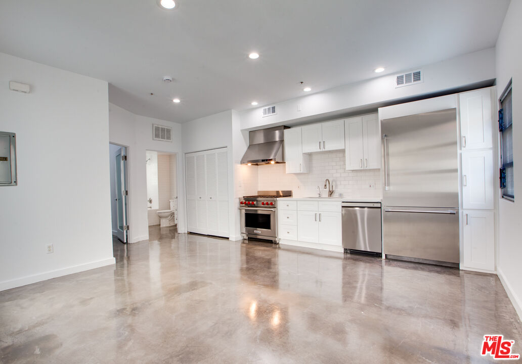 1358 4th St Unit: PH-E