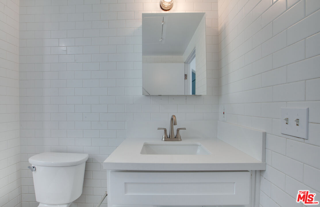 1358 4th St Unit: PH-E