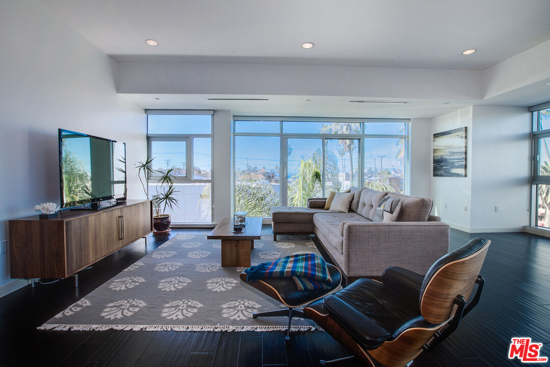 3111 Via Dolce Unit: 301