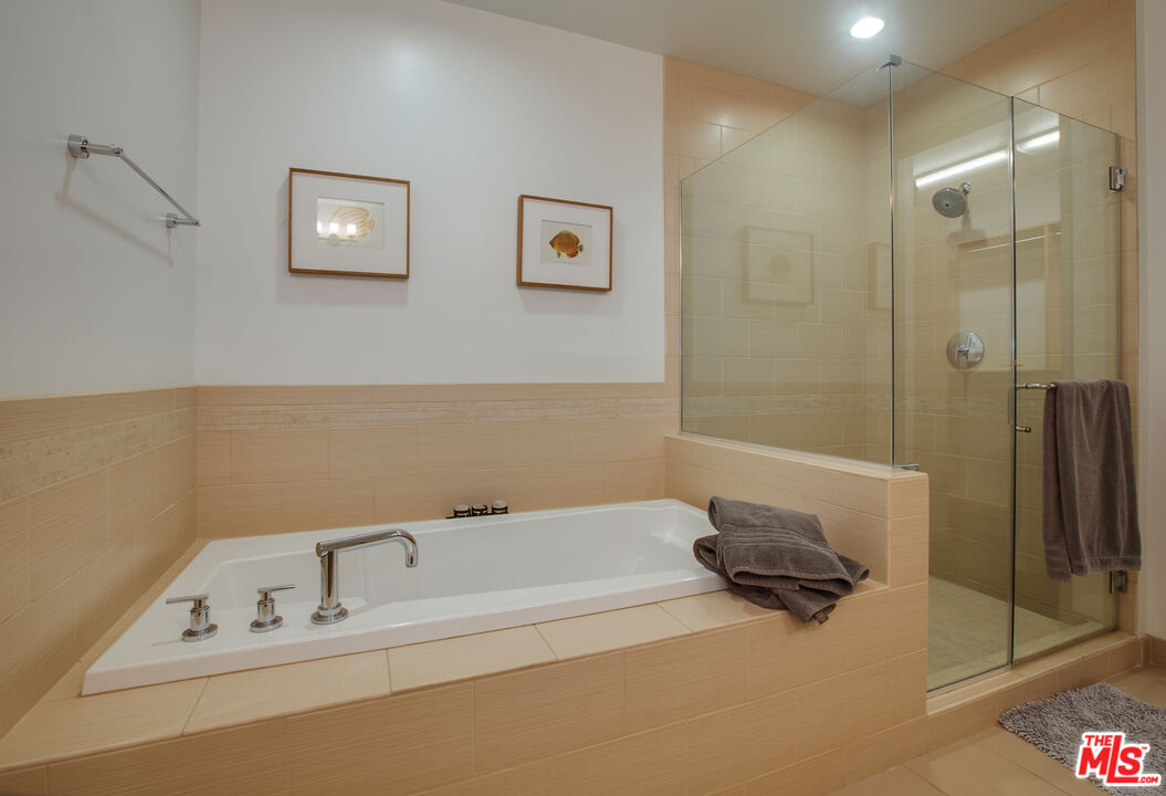 3111 Via Dolce Unit: 301