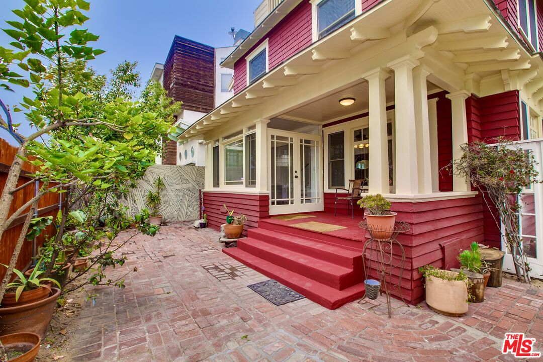 105 Park Pl