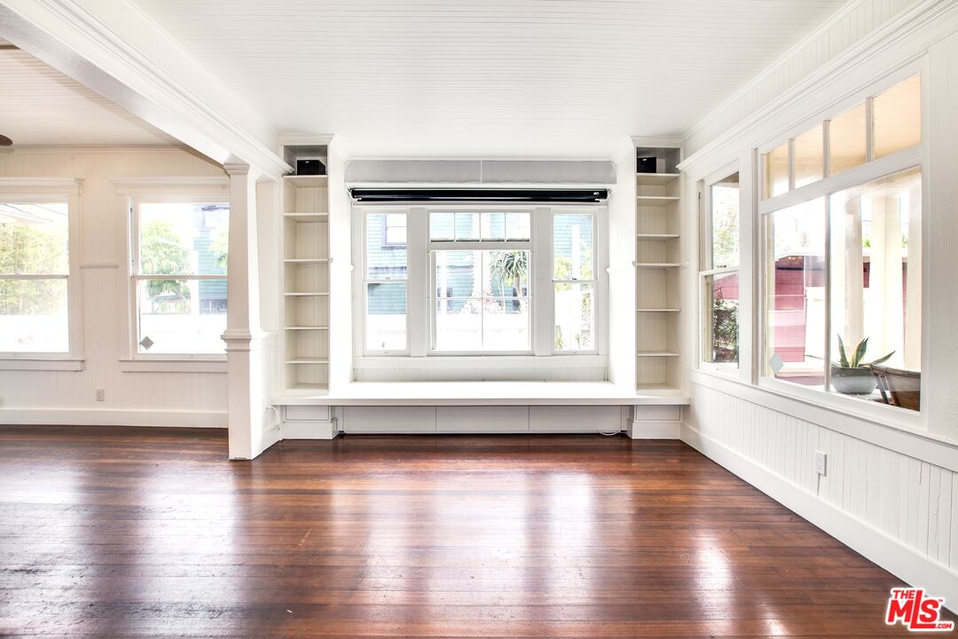 105 Park Pl
