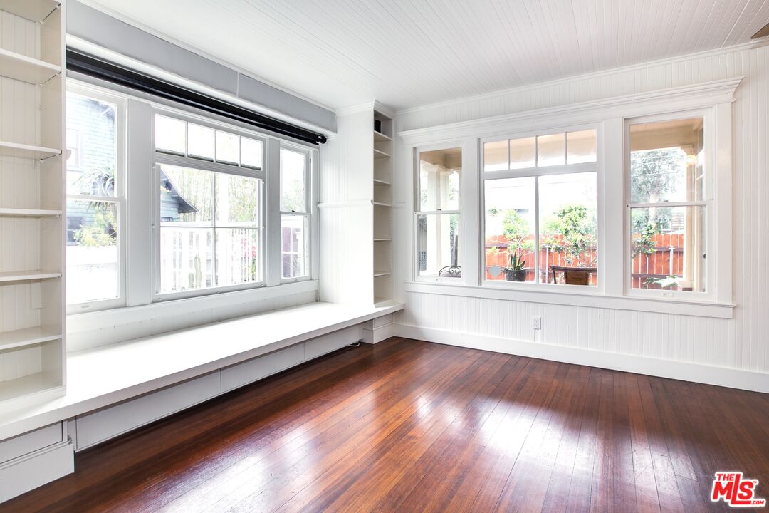 105 Park Pl