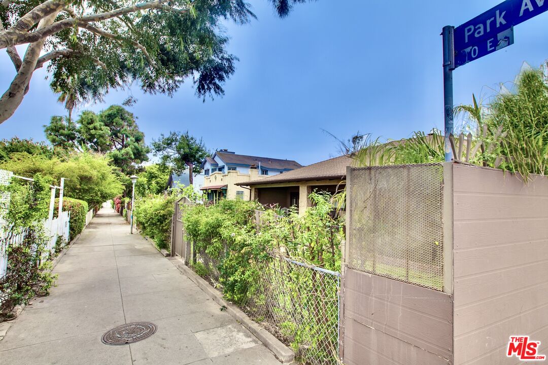 105 Park Pl