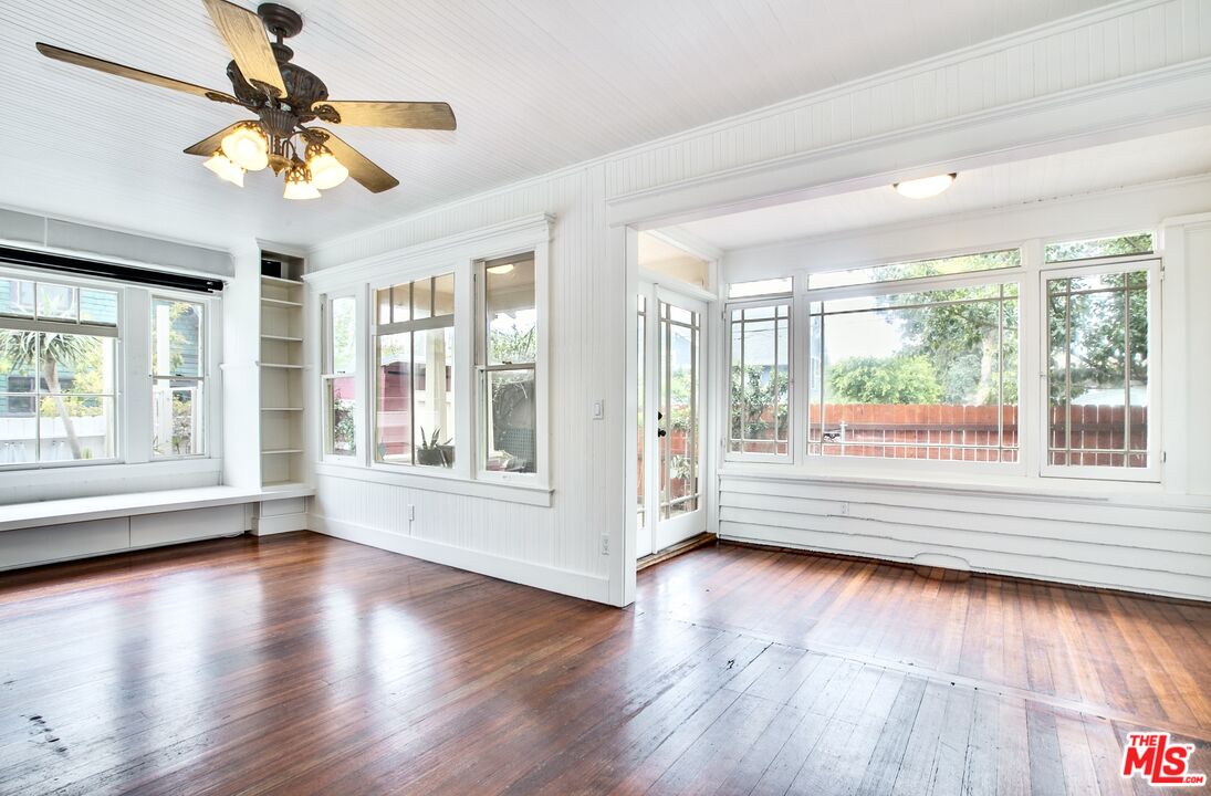 105 Park Pl