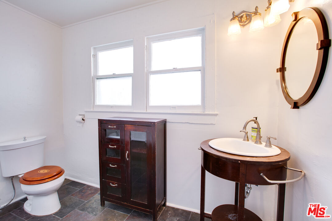 105 Park Pl