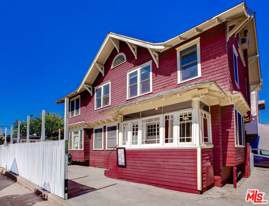 105 Park Pl