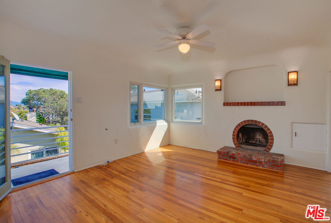 2534 7th St Unit: 4