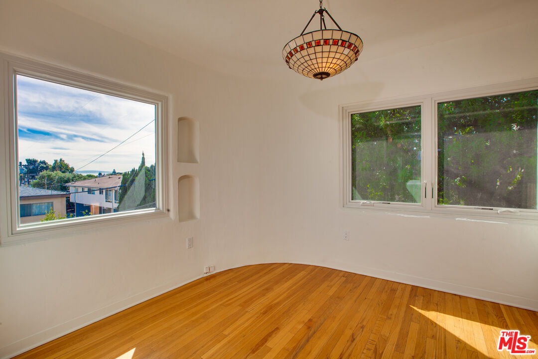 2534 7th St Unit: 4