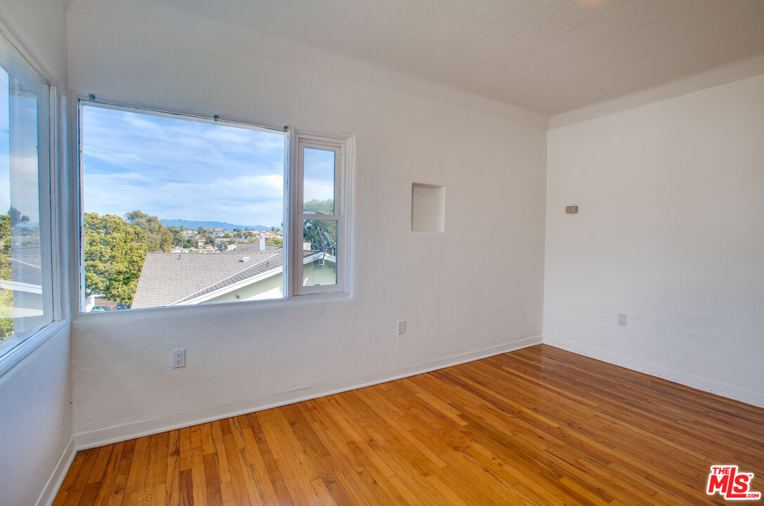 2534 7th St Unit: 4