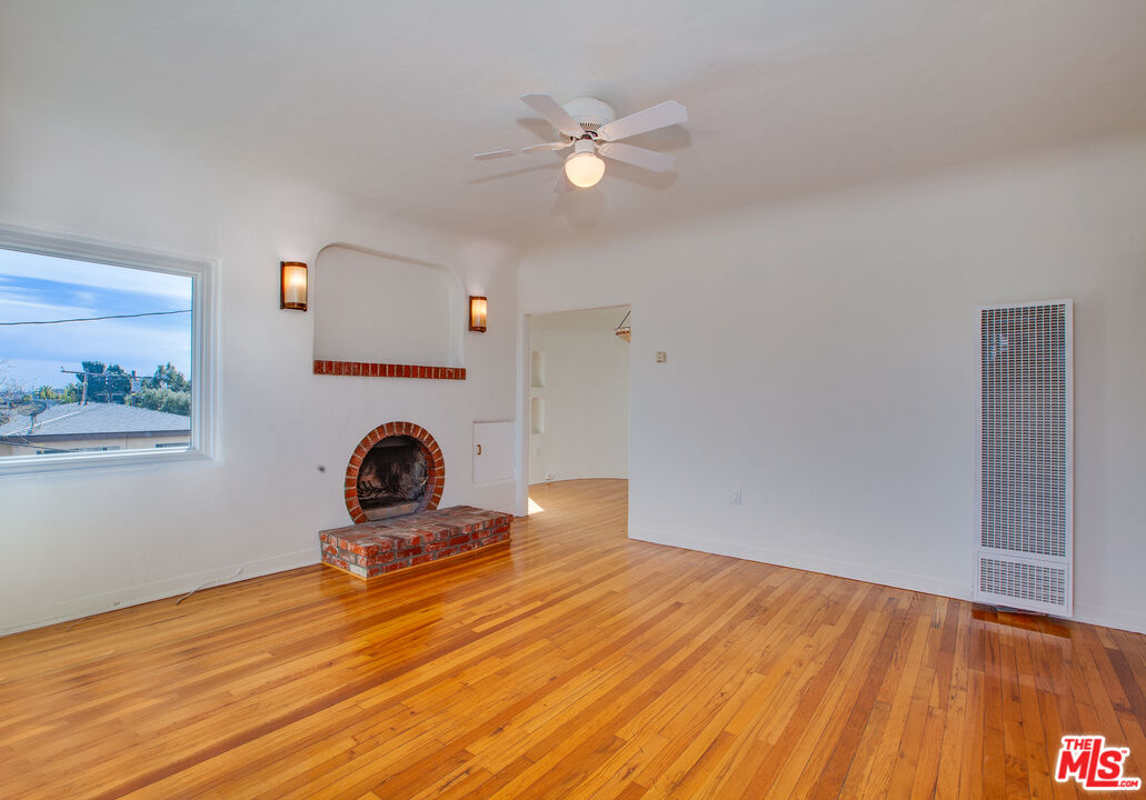 2534 7th St Unit: 4