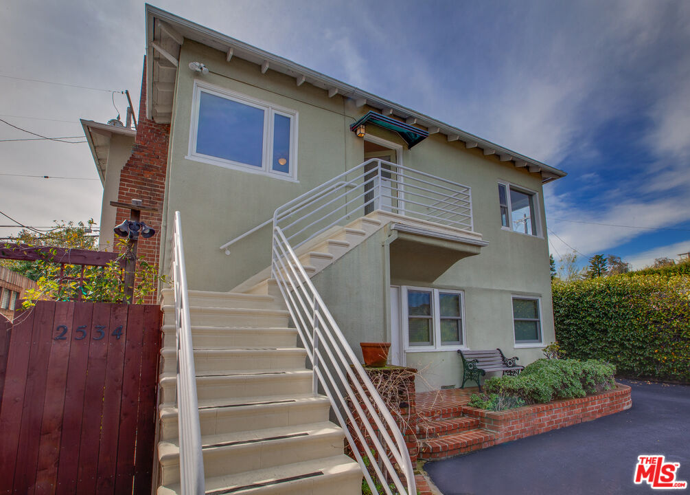 2534 7th St Unit: 4