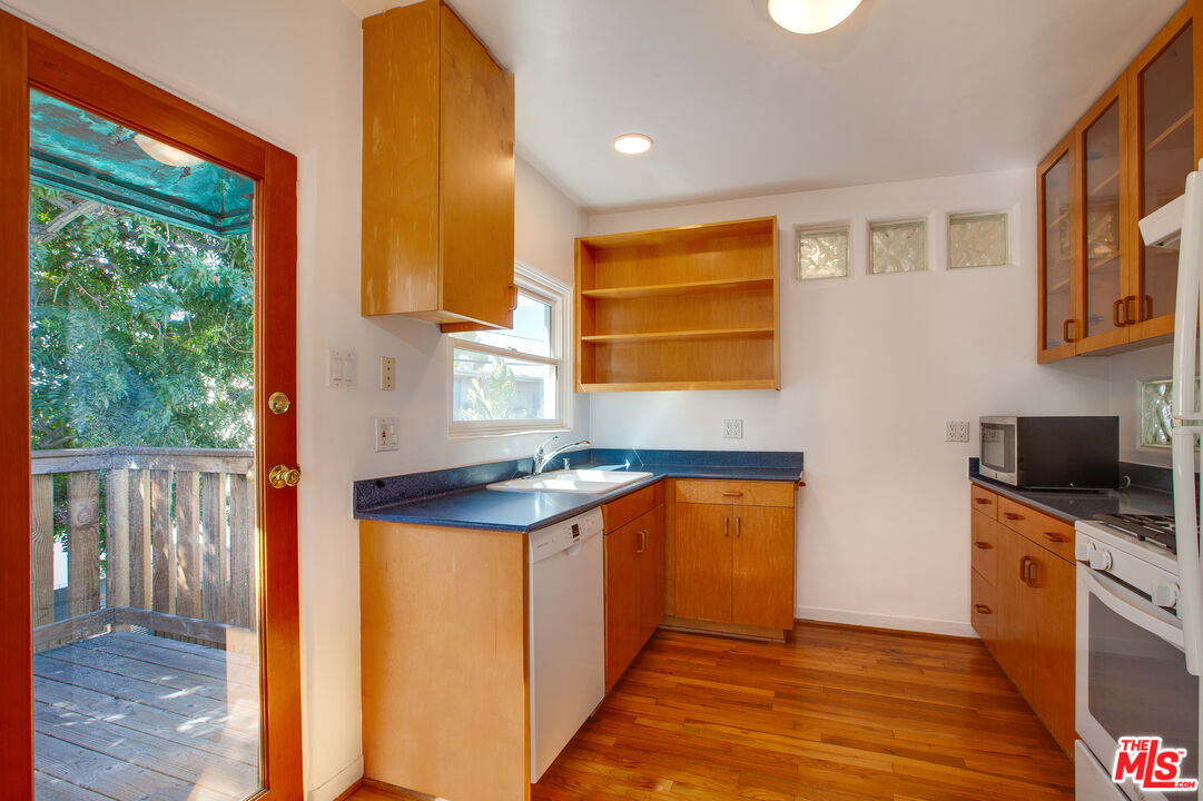 2534 7th St Unit: 4