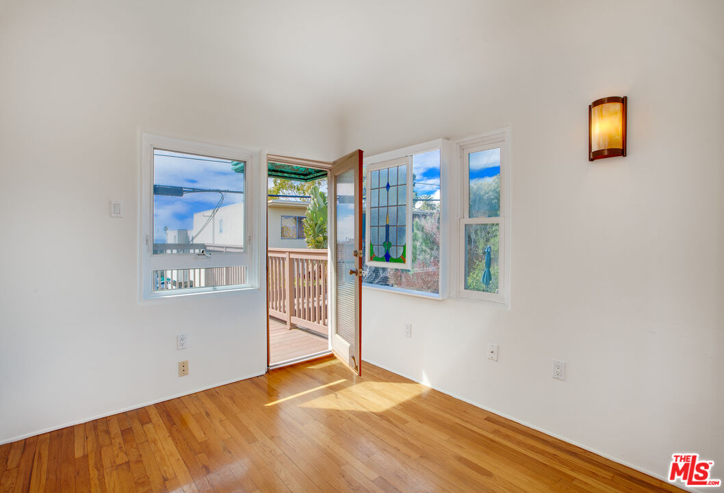 2534 7th St Unit: 4