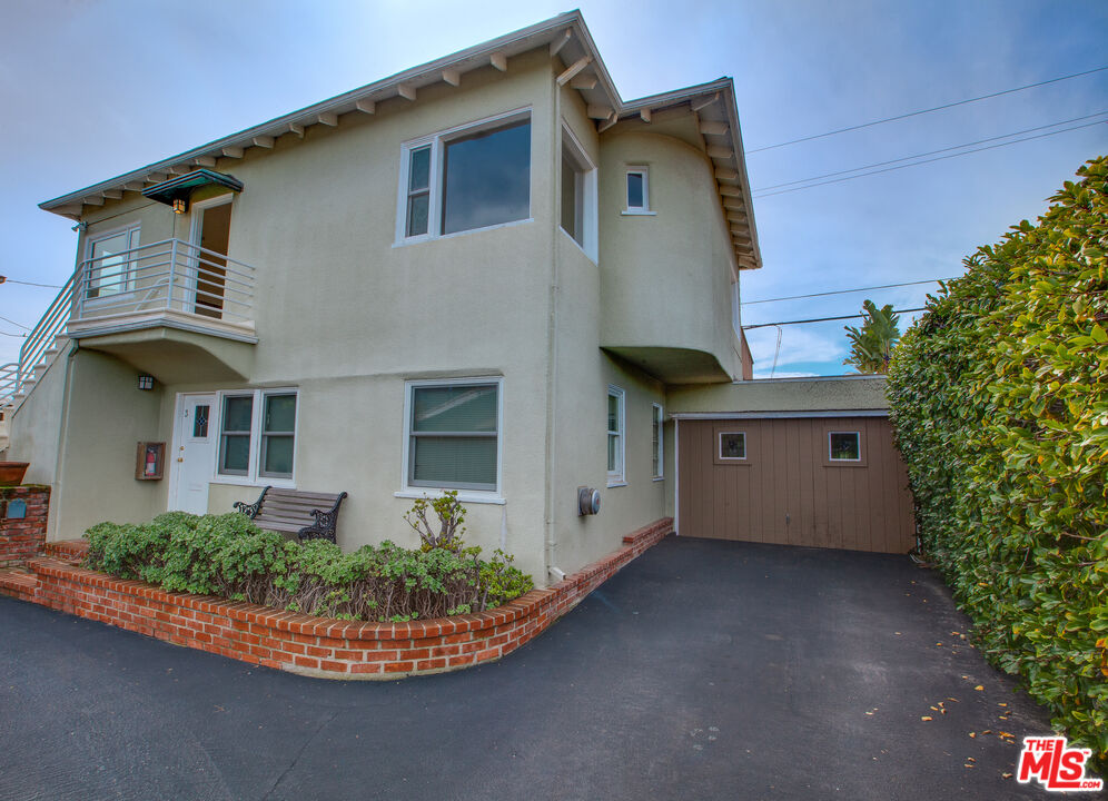 2534 7th St Unit: 4
