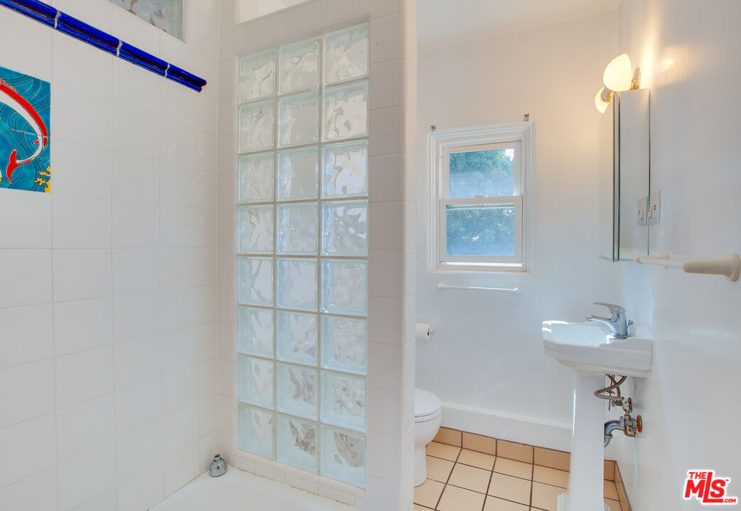 2534 7th St Unit: 4
