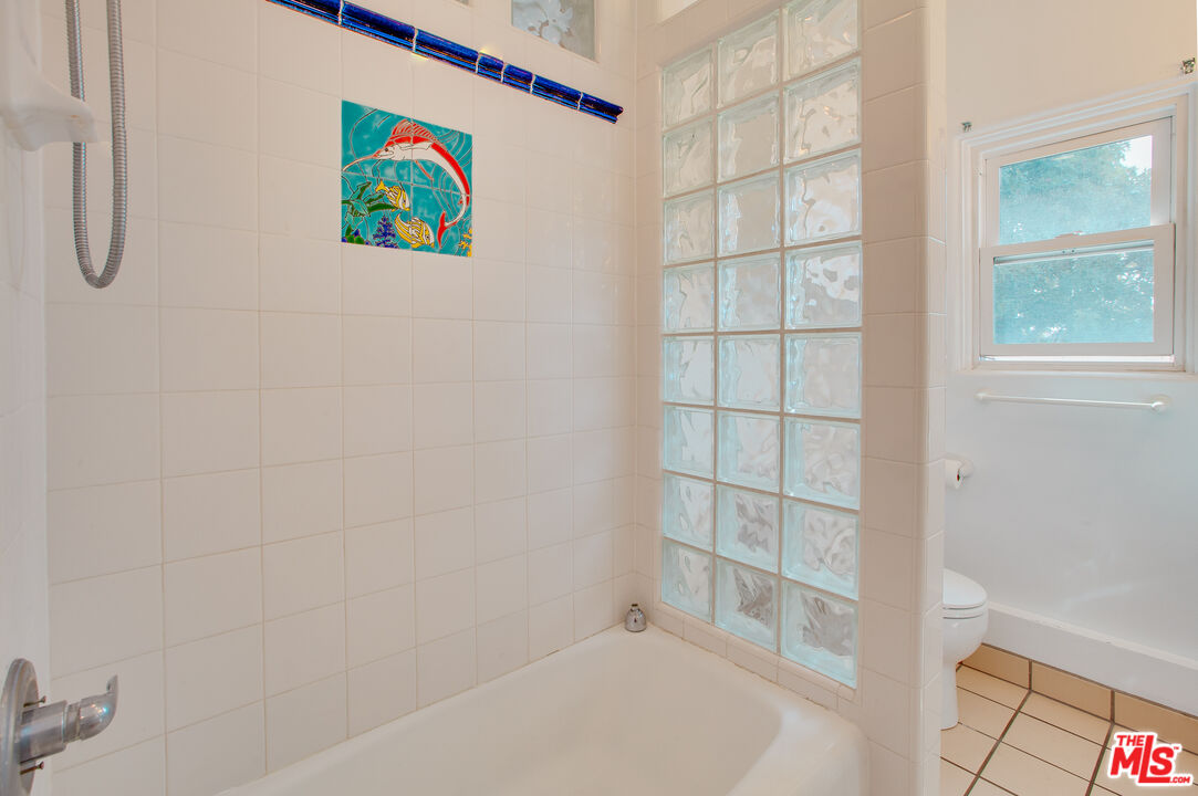 2534 7th St Unit: 4
