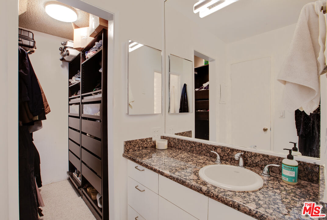 11645 Montana Ave Unit: 311