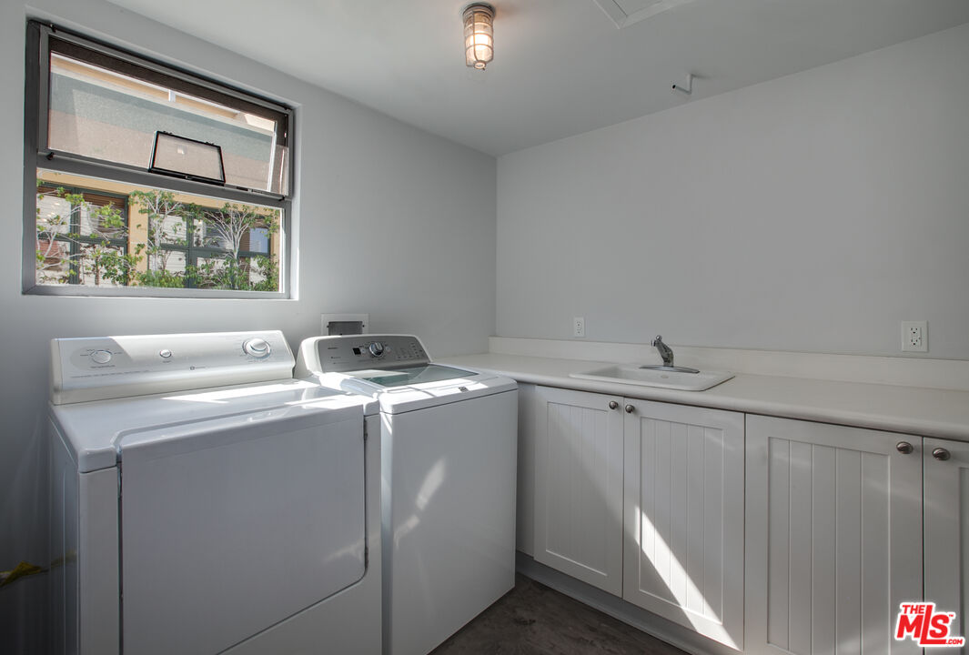 1358 4th St Unit: PH-D