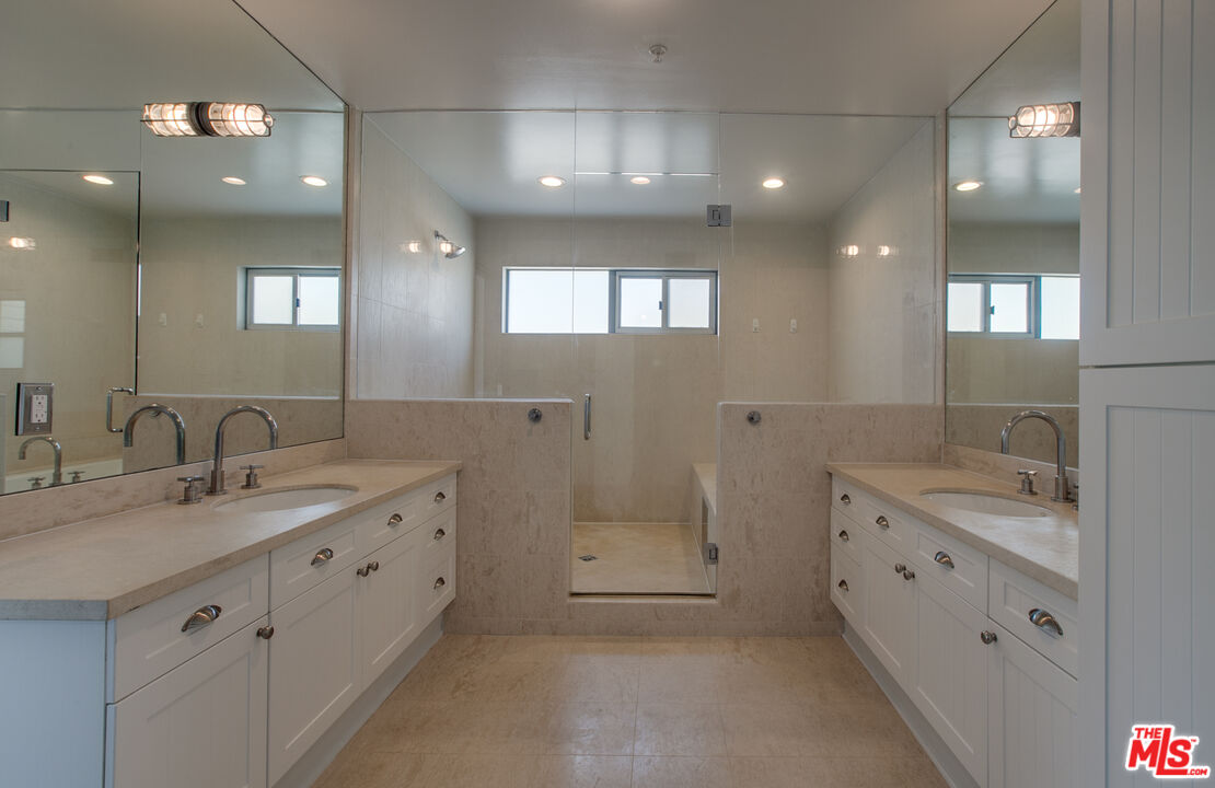 1358 4th St Unit: PH-D