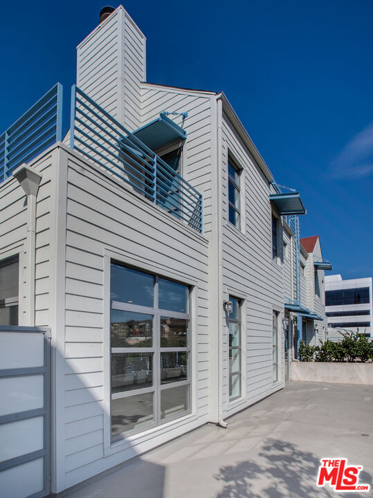 1358 4th St Unit: PH-D