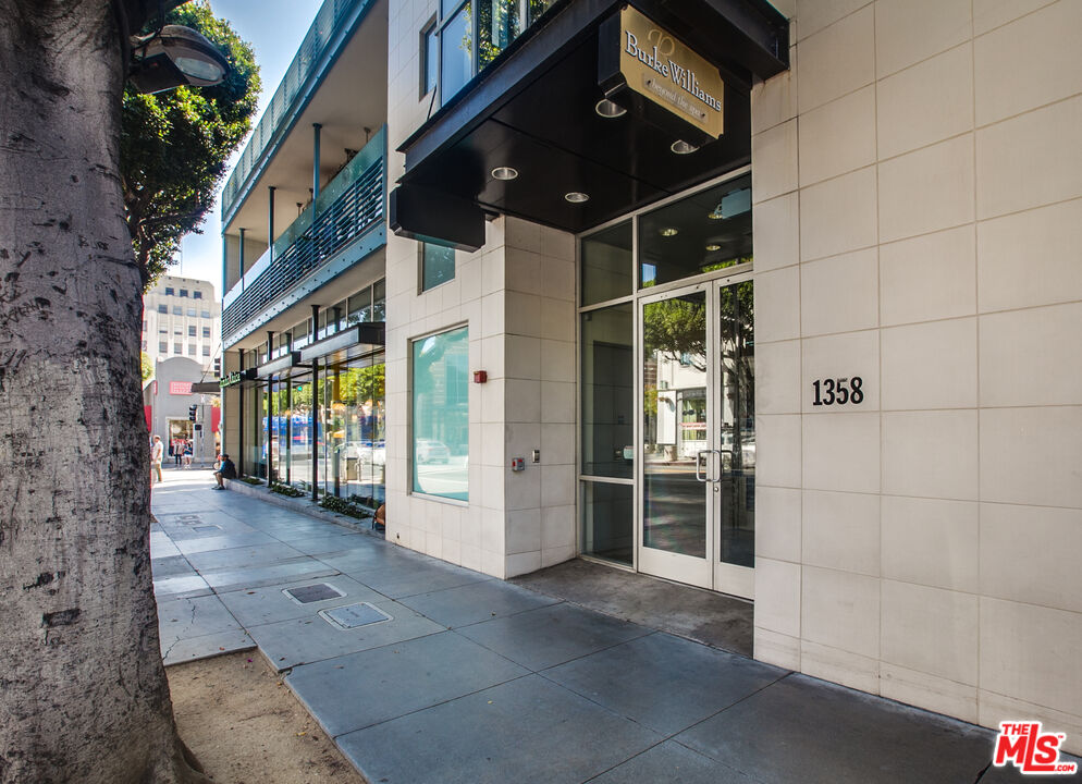 1358 4th St Unit: PH-D