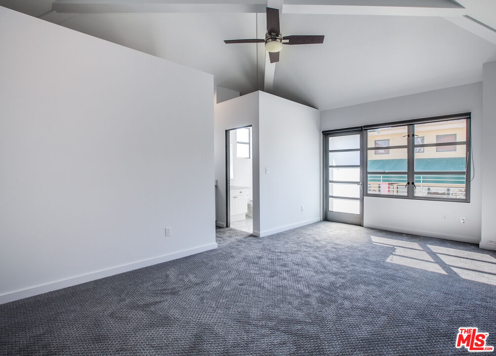 1358 4th St Unit: PH-D