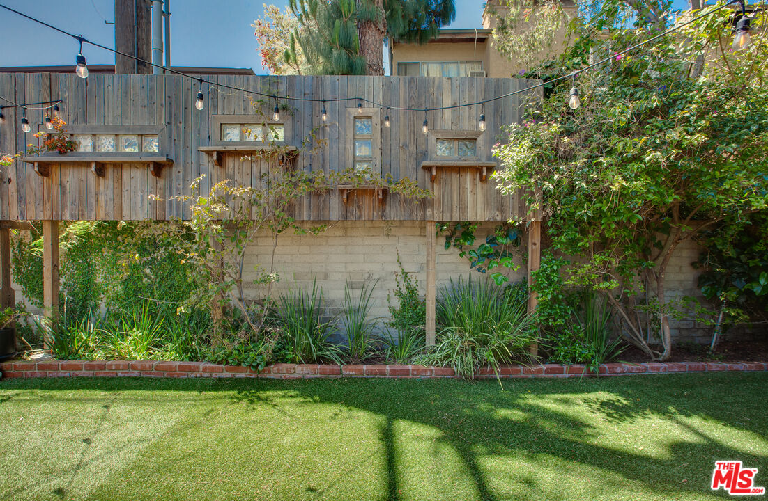 2454 7th St Unit: B