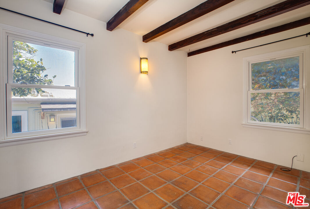 2454 7th St Unit: B
