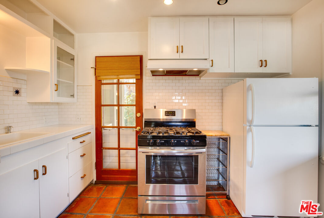 2454 7th St Unit: B