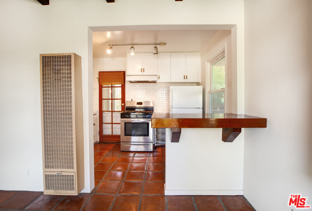 2454 7th St Unit: B