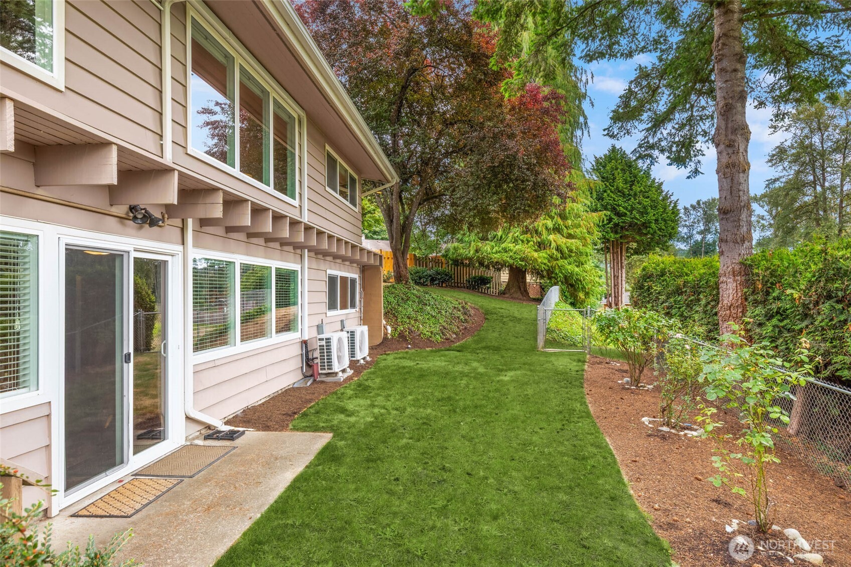 618 RIVERVIEW DRIVE