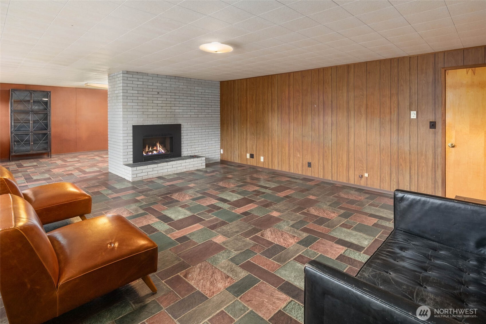 618 RIVERVIEW DRIVE