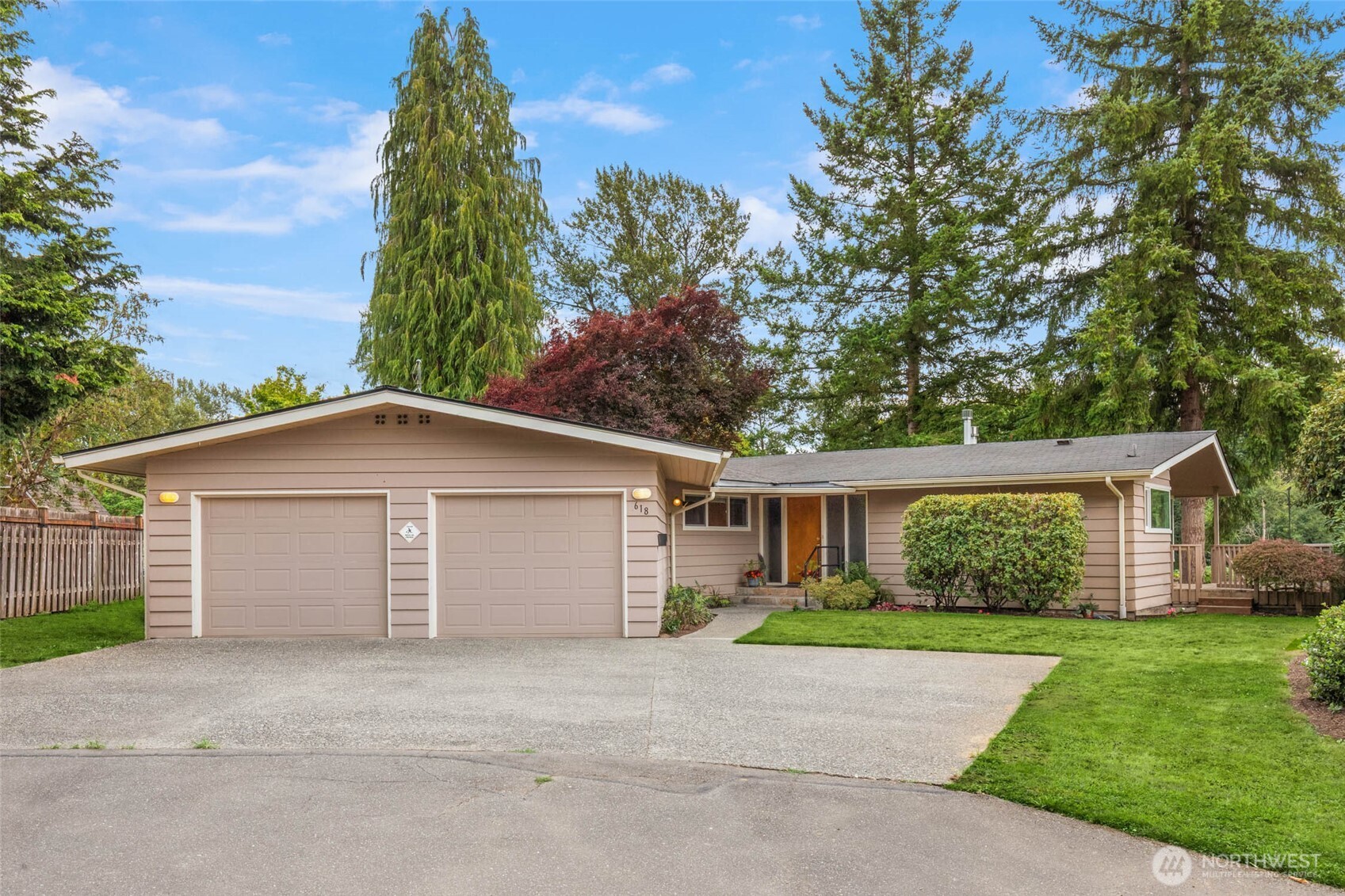 618 RIVERVIEW DRIVE