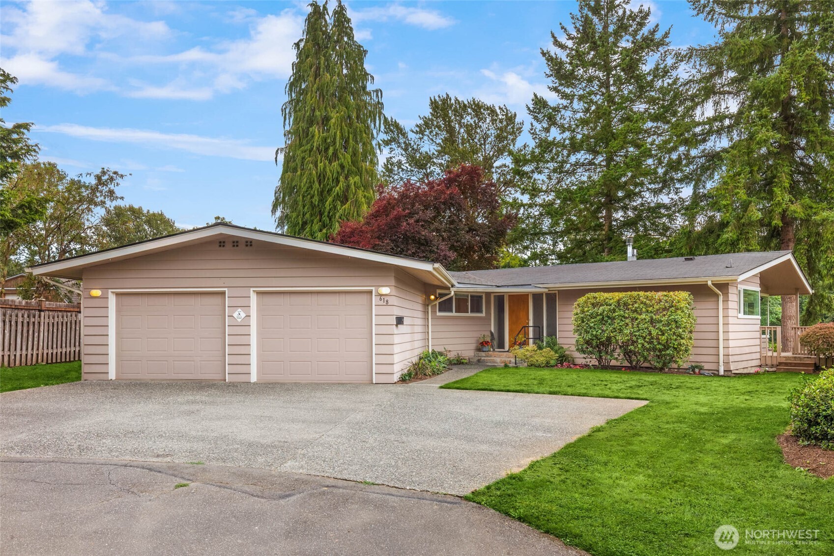 618 RIVERVIEW DRIVE