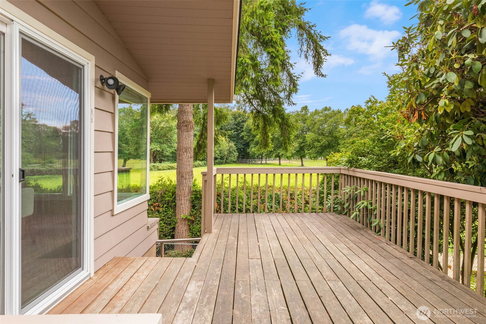 618 RIVERVIEW DRIVE