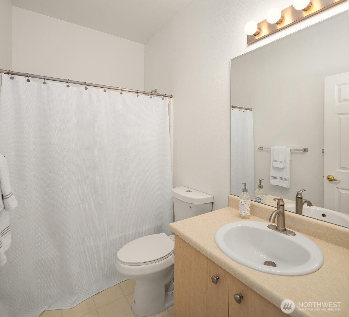 17421 1st Lane NE Unit: 104