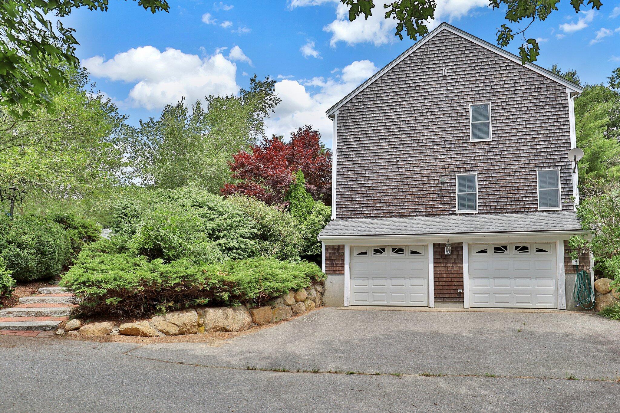 25 Monmouth Circle