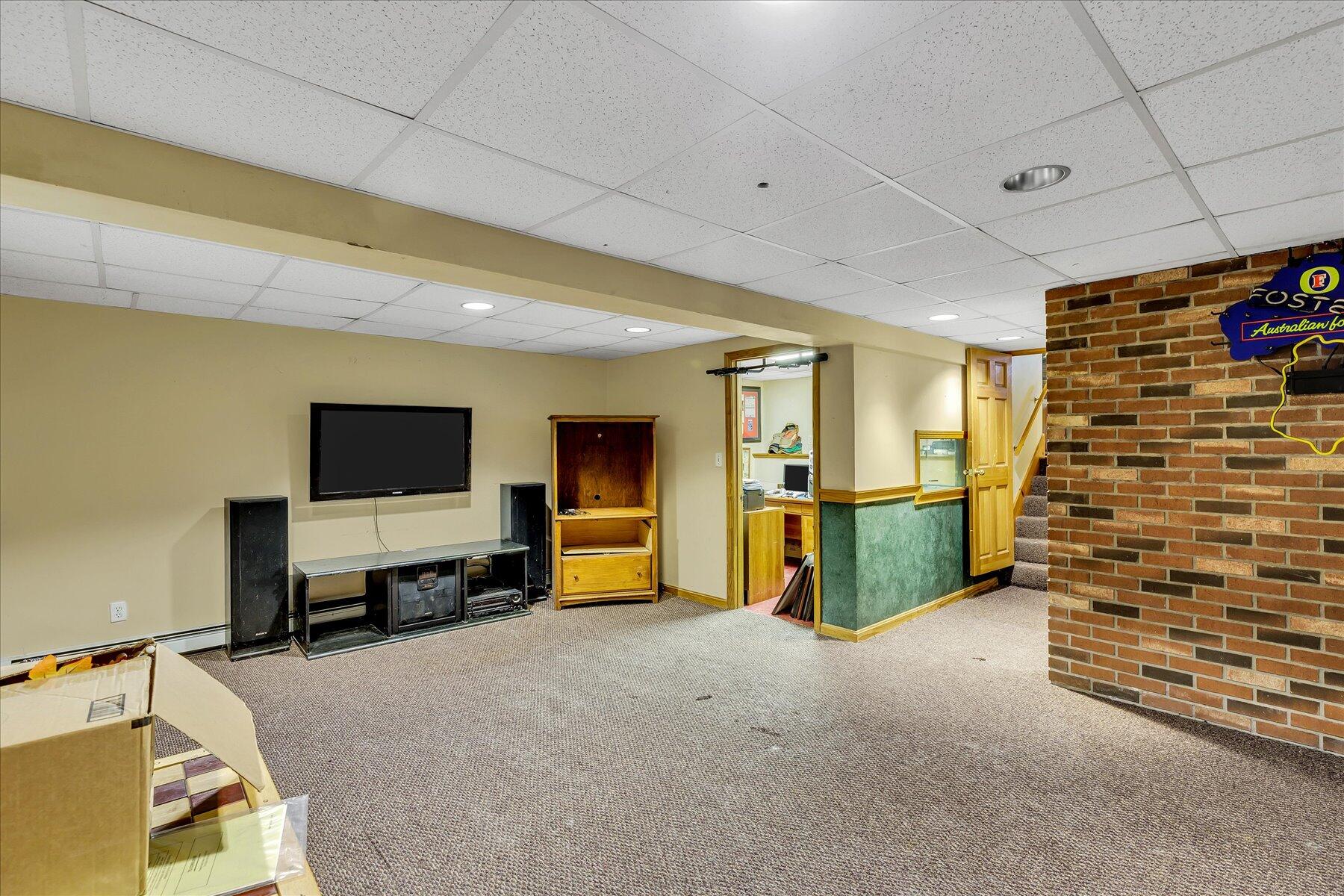 25 Great Woods Road