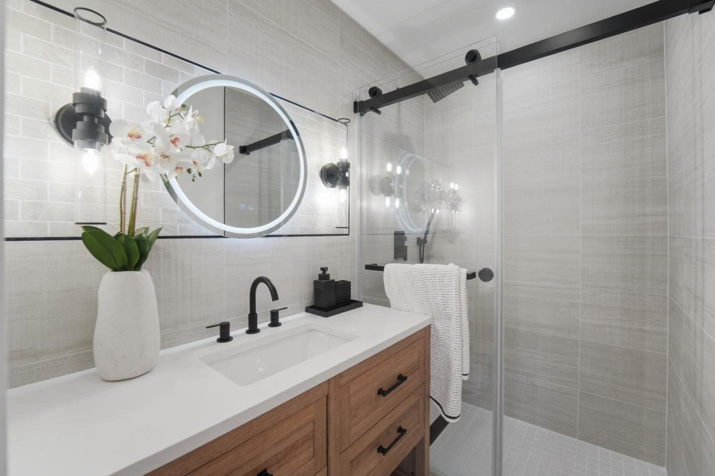 41392 Beatrice Street