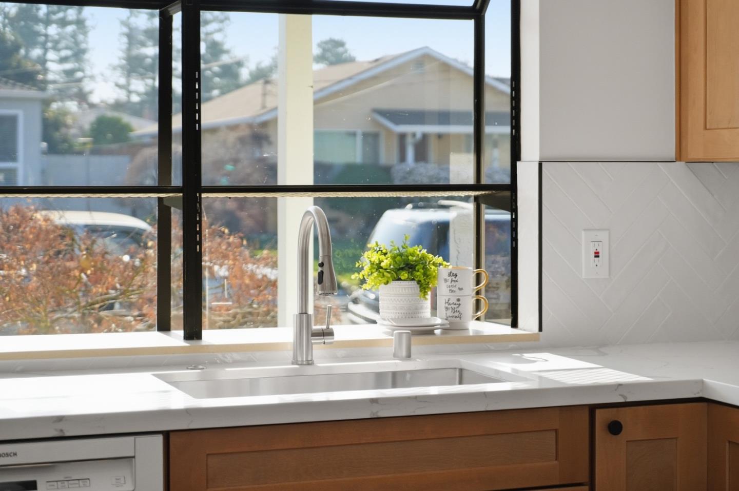 41392 Beatrice Street