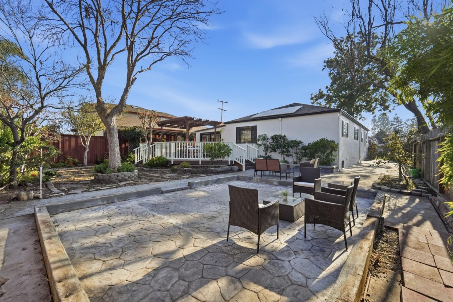 41392 Beatrice Street