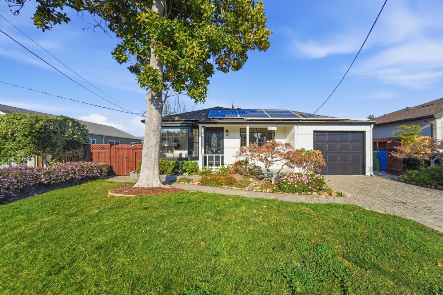 41392 Beatrice Street