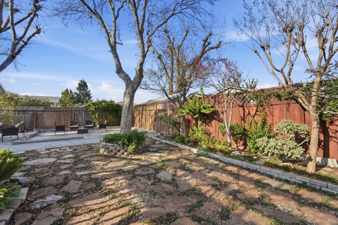 41392 Beatrice Street