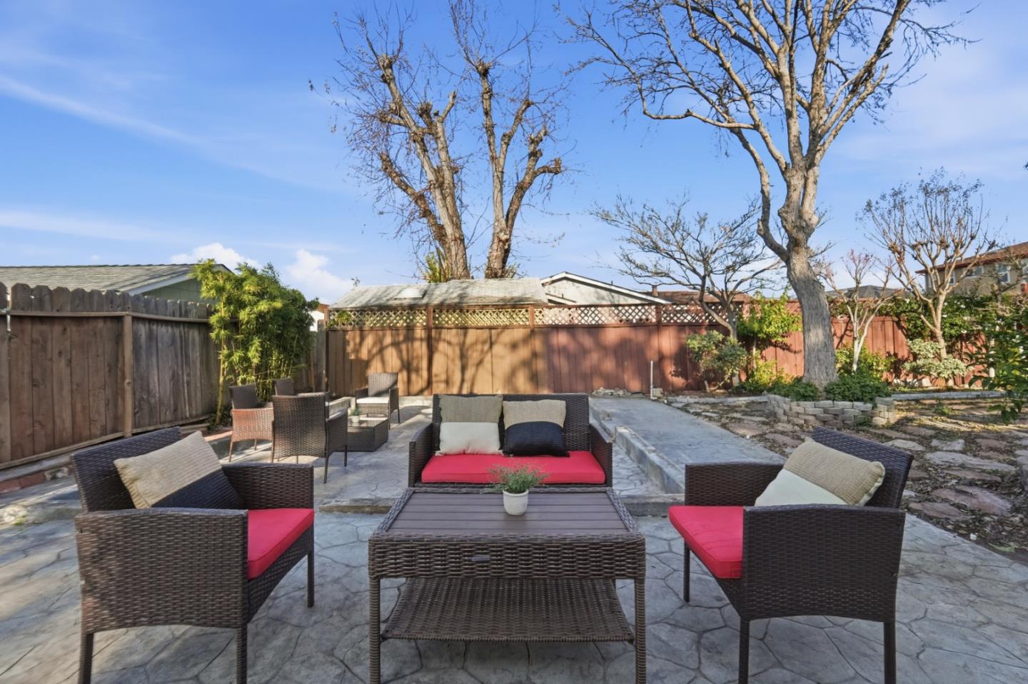 41392 Beatrice Street