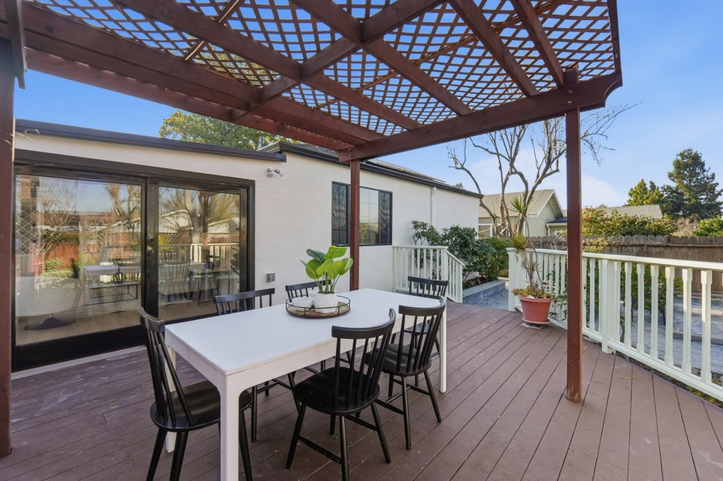 41392 Beatrice Street