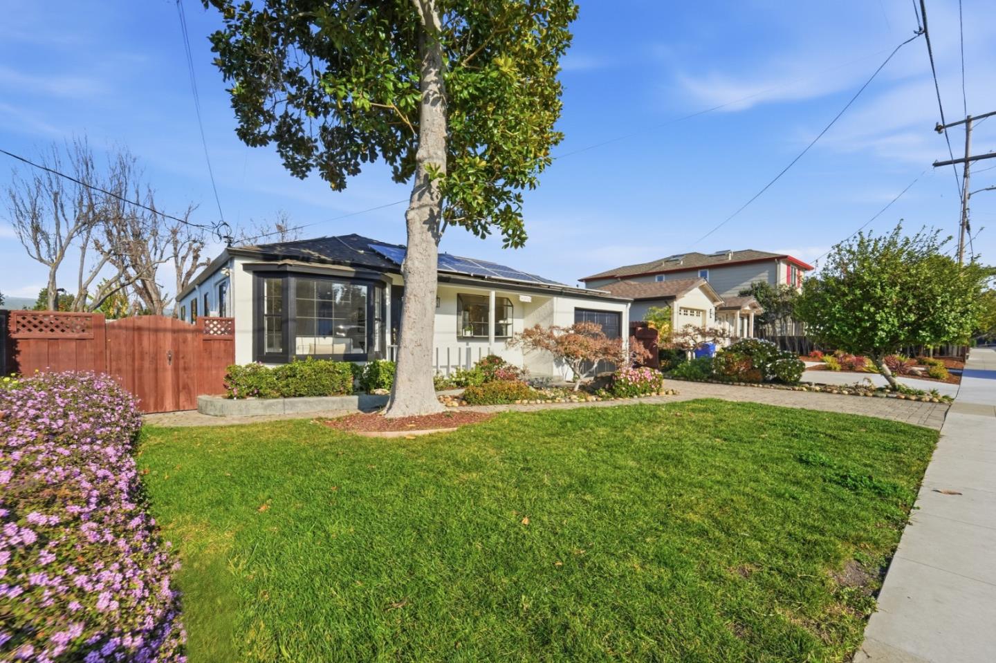 41392 Beatrice Street